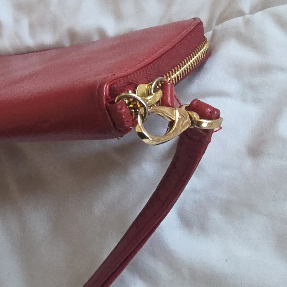 KENNETH COLE RED LEATHER & BRASS WRISTLET